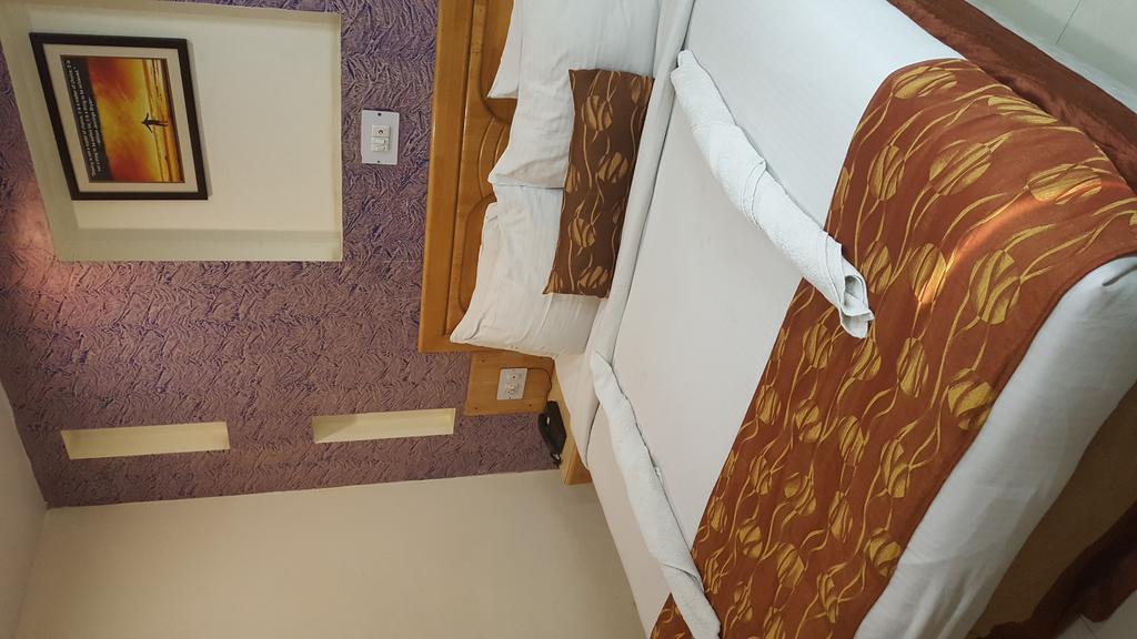 Hotel Abhay Palace Ghaziabad Exterior photo