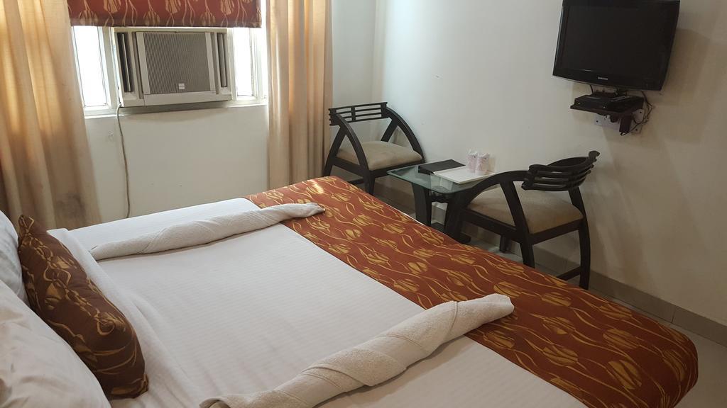 Hotel Abhay Palace Ghaziabad Exterior photo